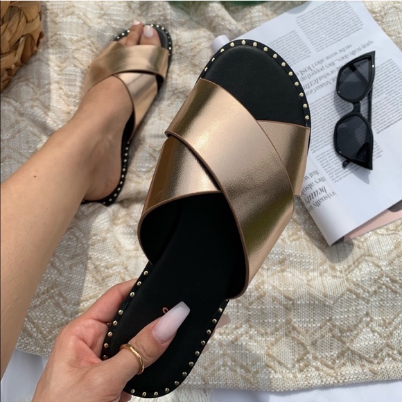 Cross strap Sandals - Picture 3 of 6